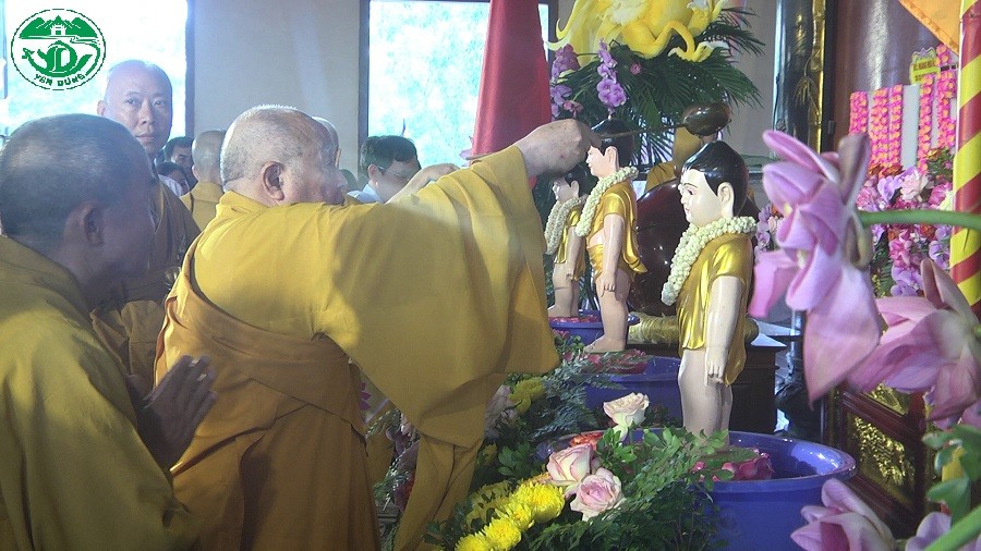 Thiền viện Trúc lâm Phượng Hoàng tổ chức Đại lễ Phật đản, Phật lịch năm 2024.|https://laoho.yendung.bacgiang.gov.vn/ja_JP/chi-tiet-tin-tuc/-/asset_publisher/M0UUAFstbTMq/content/thien-vien-truc-lam-phuong-hoang-to-chuc-ai-le-phat-an-phat-lich-nam-2024-/22815